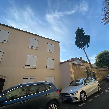 Le Girouard - City Center - Private Parking - Wifi, Netflix Poitiers Buitenkant foto