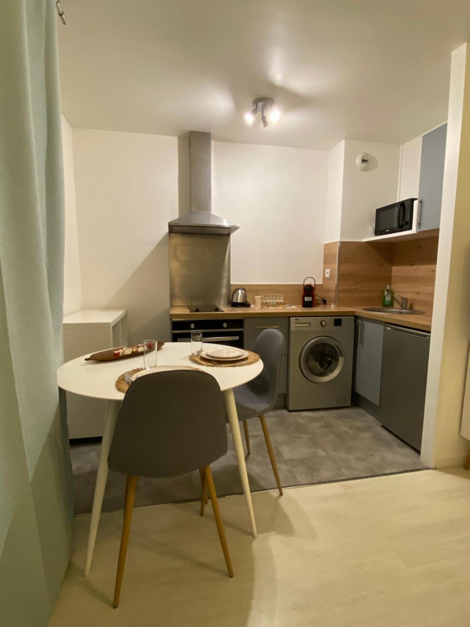 Le Girouard - Center - Private Parking - Wifi, Netflix Apartment Poitiers